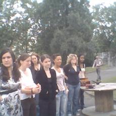 Des étudiants de l'atelier de photographie à sténopé, mini digital camera [Bluetech], juin 2008.